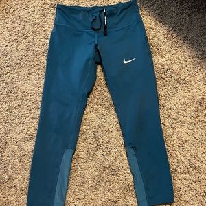 Nike cropped leggings